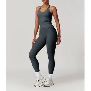 MASKERT Move & Flow Crisscross Yoga Set Lead Grey XL Gym Pilates Athleisure Chic